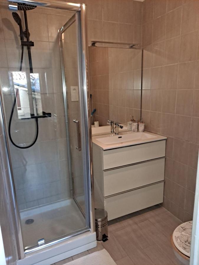 Studio Renove Et Patio Pour Velo Apartamento Rochefort  Exterior foto